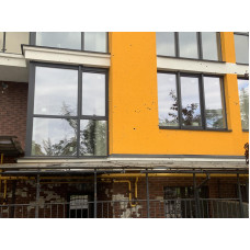 Скління панорамних вікон до підлоги в кольорі Антрацит